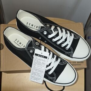 SEMIR Black/ White Men's Sneakers SZ 38, US Men 5.5 Or US Women 7 NWT in Box‎